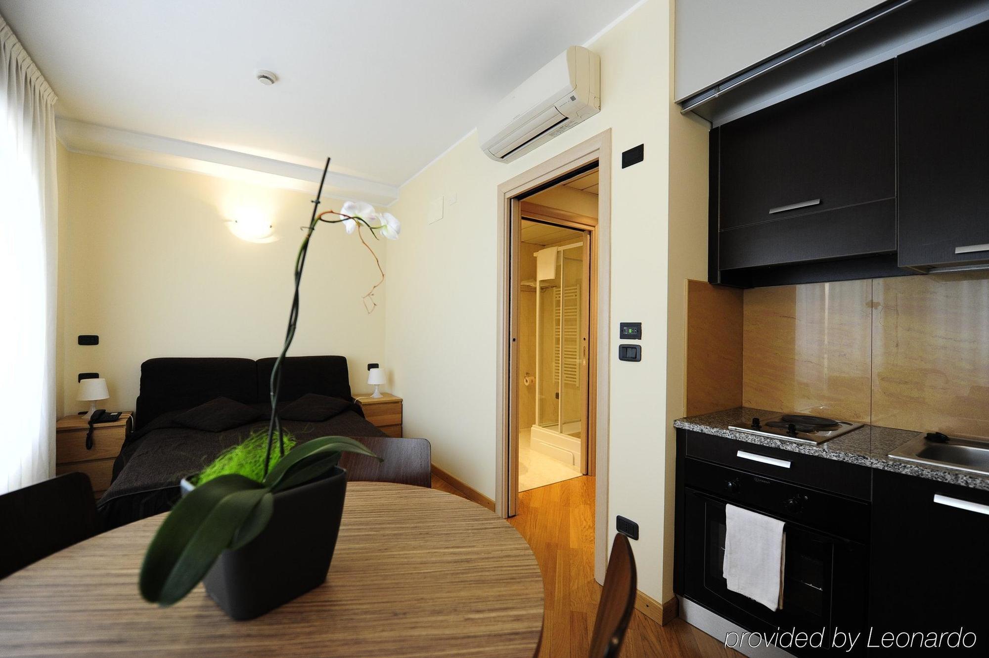 Corvetto Residence Porto Di Mare Mailand Zimmer foto